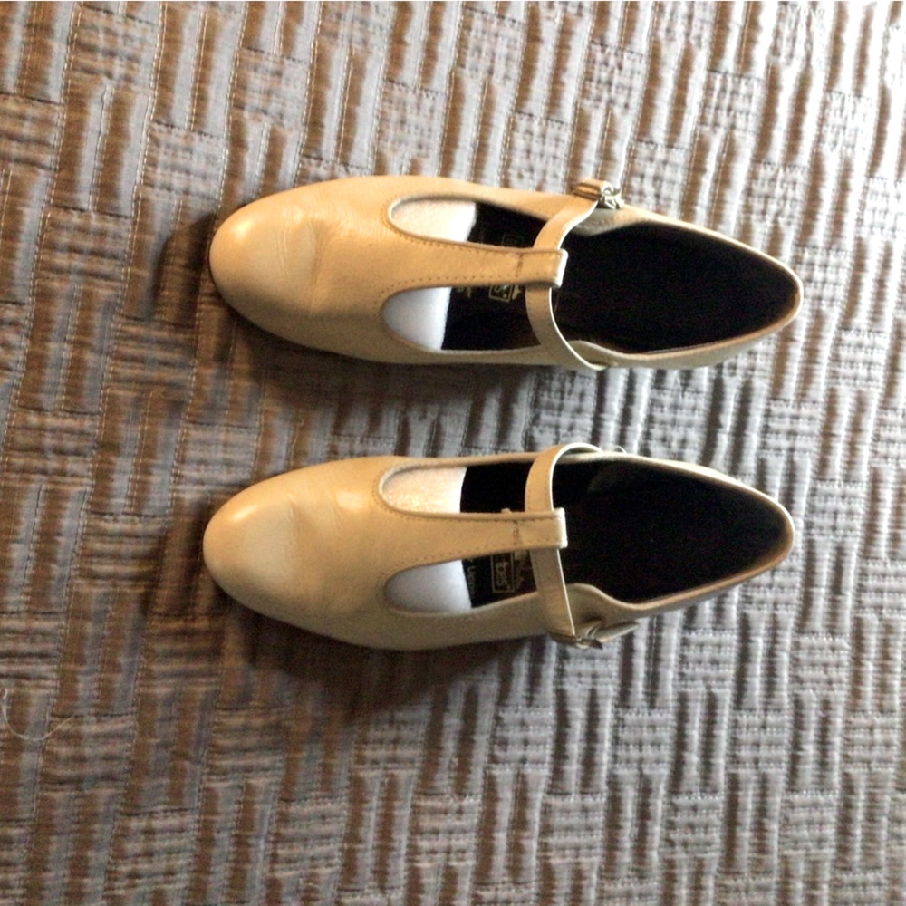 Tic-tac-toe’s Cream Mary Jane Dance Shoes